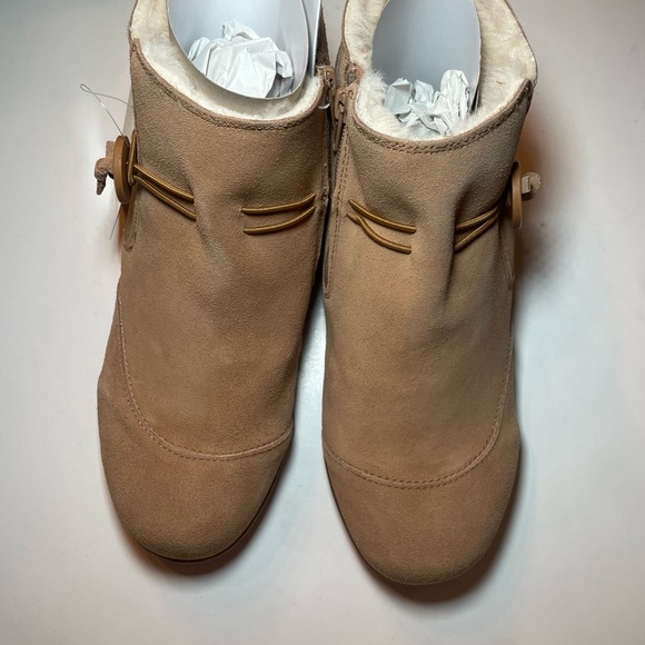Tamarack Women’s Button ankle Suede Booties size 10 Tan NWT - Picture 2 of 15